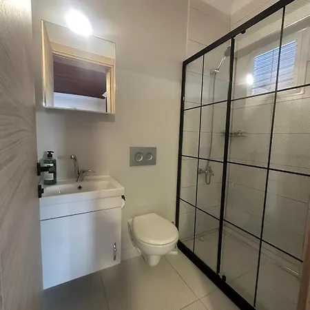 아파트 Izmir Apart 3 *