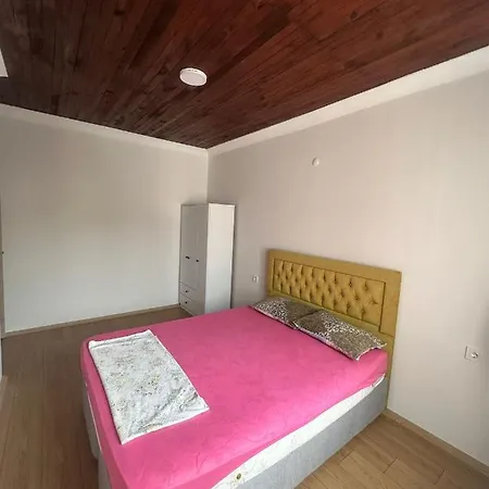 Izmir Apart 3 *
