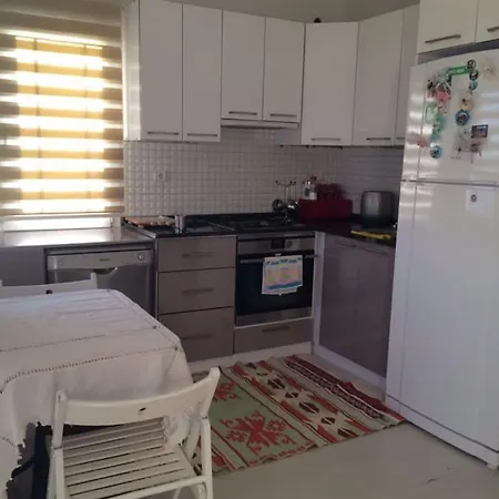 Izmir Apart 3 *