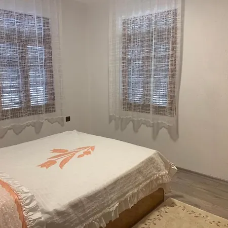 Izmir Apart 3 아파트
